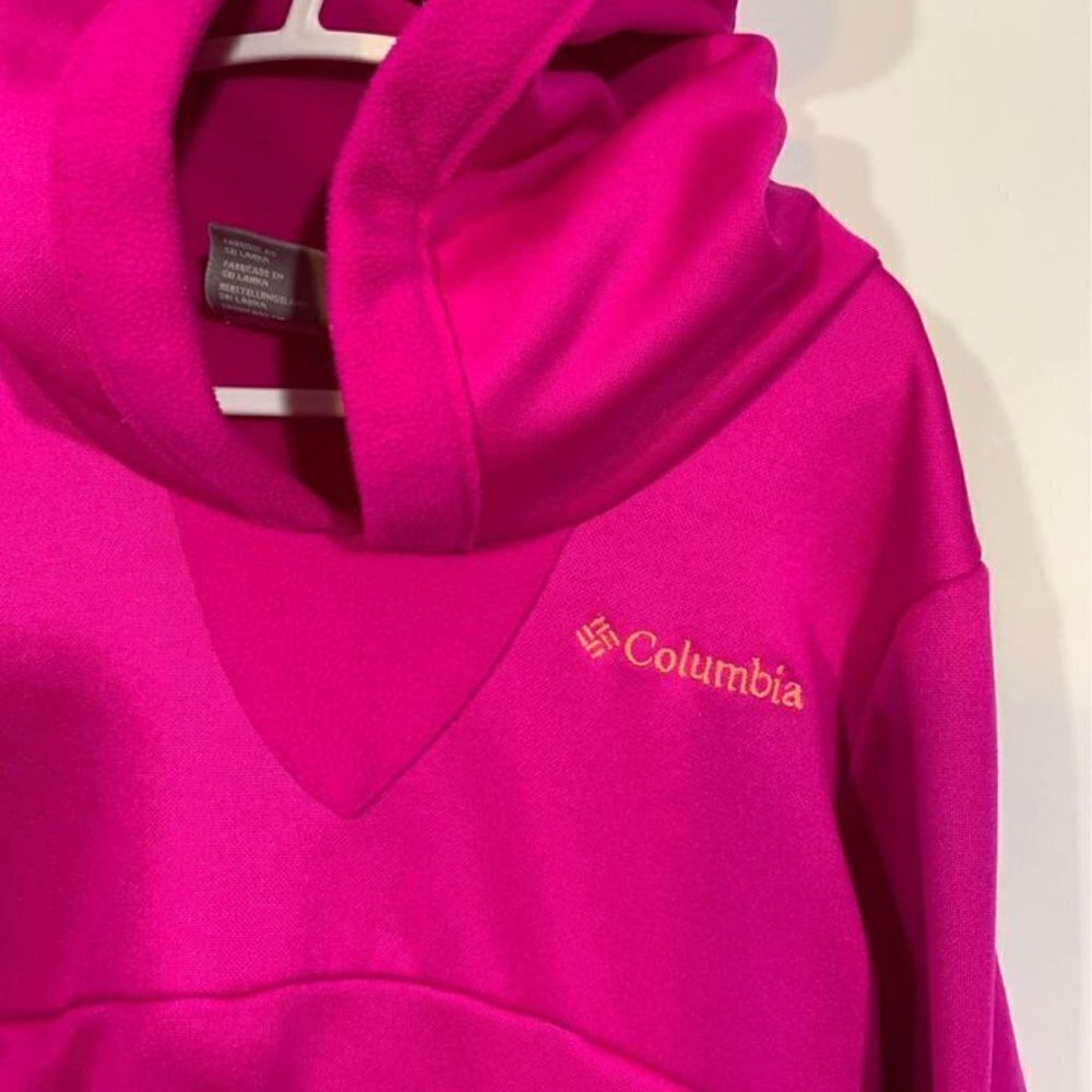 𝅺⭐️columbia girls pullover. Bright pink/magenta. Hooded with pockets. New c…